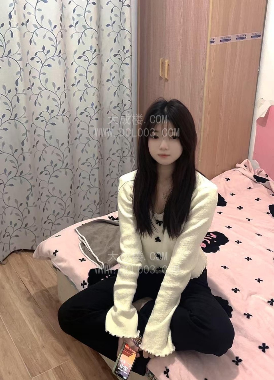 济南历城外粉内紧嫩妹