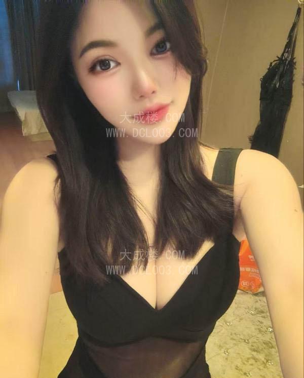 朝阳性感妩媚大胸妹子