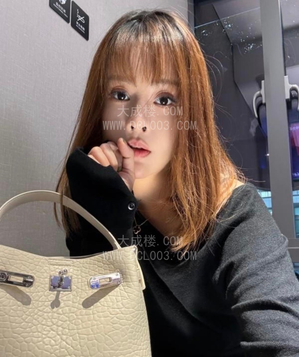 成都巨臀G奶性感念姐