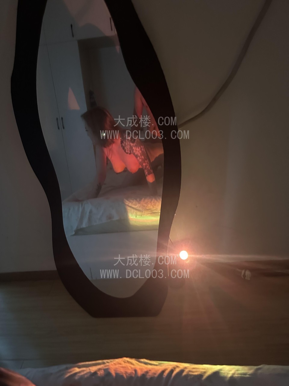 光明白皮大奶嫩妹