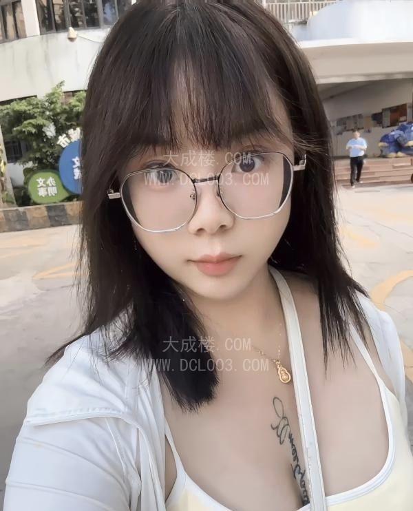 龙岗健身美女扶摇