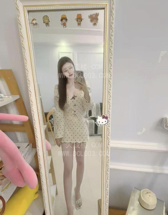高挑大波妹