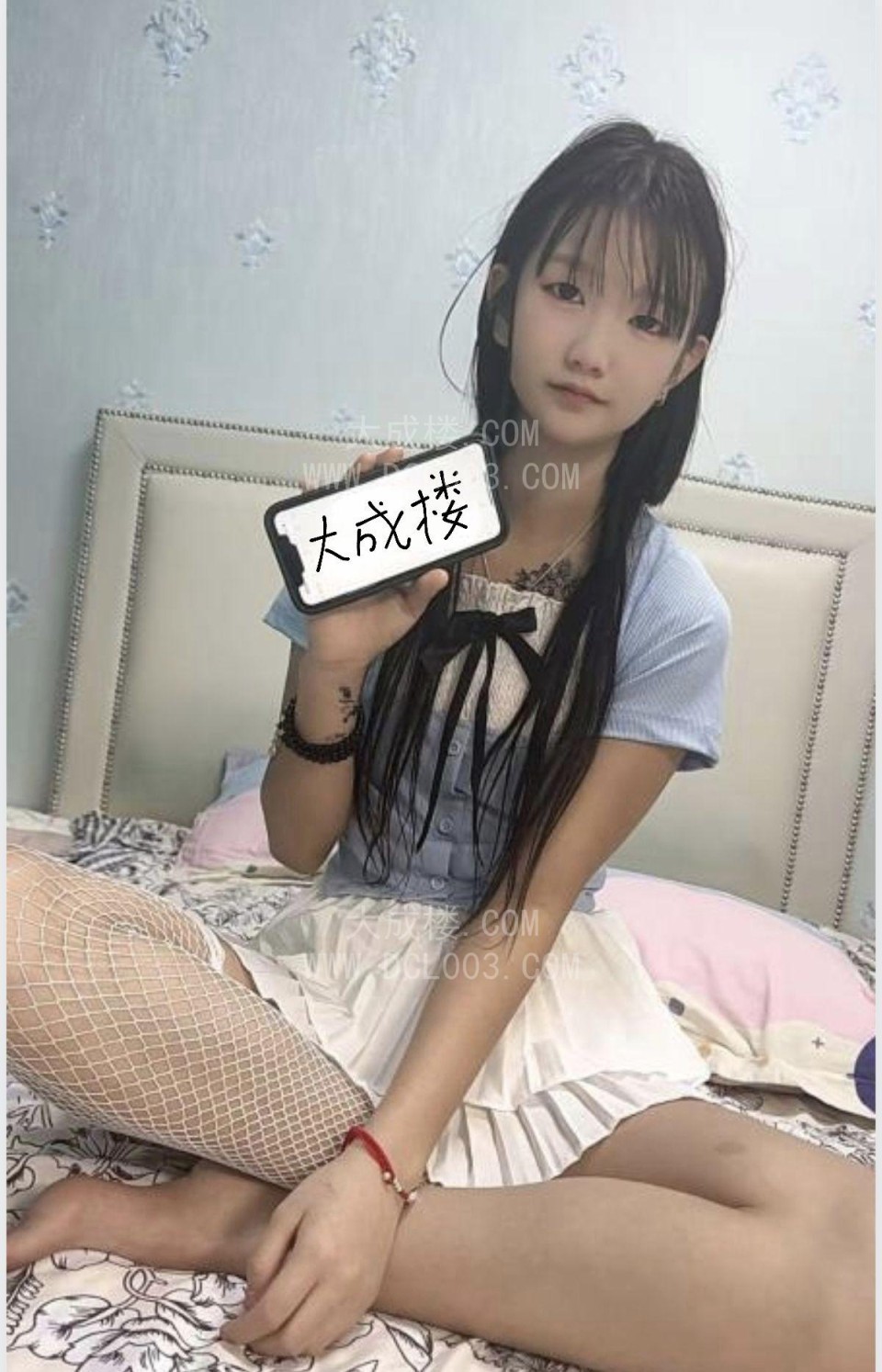 南京三点粉白虎小妹妹