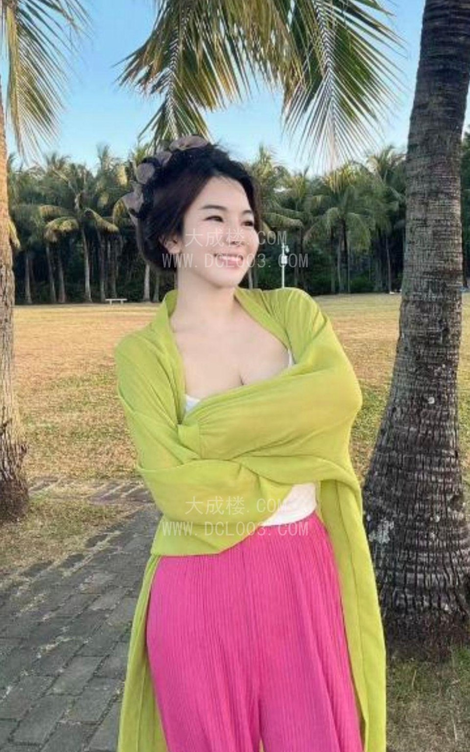 童颜巨乳爱妃