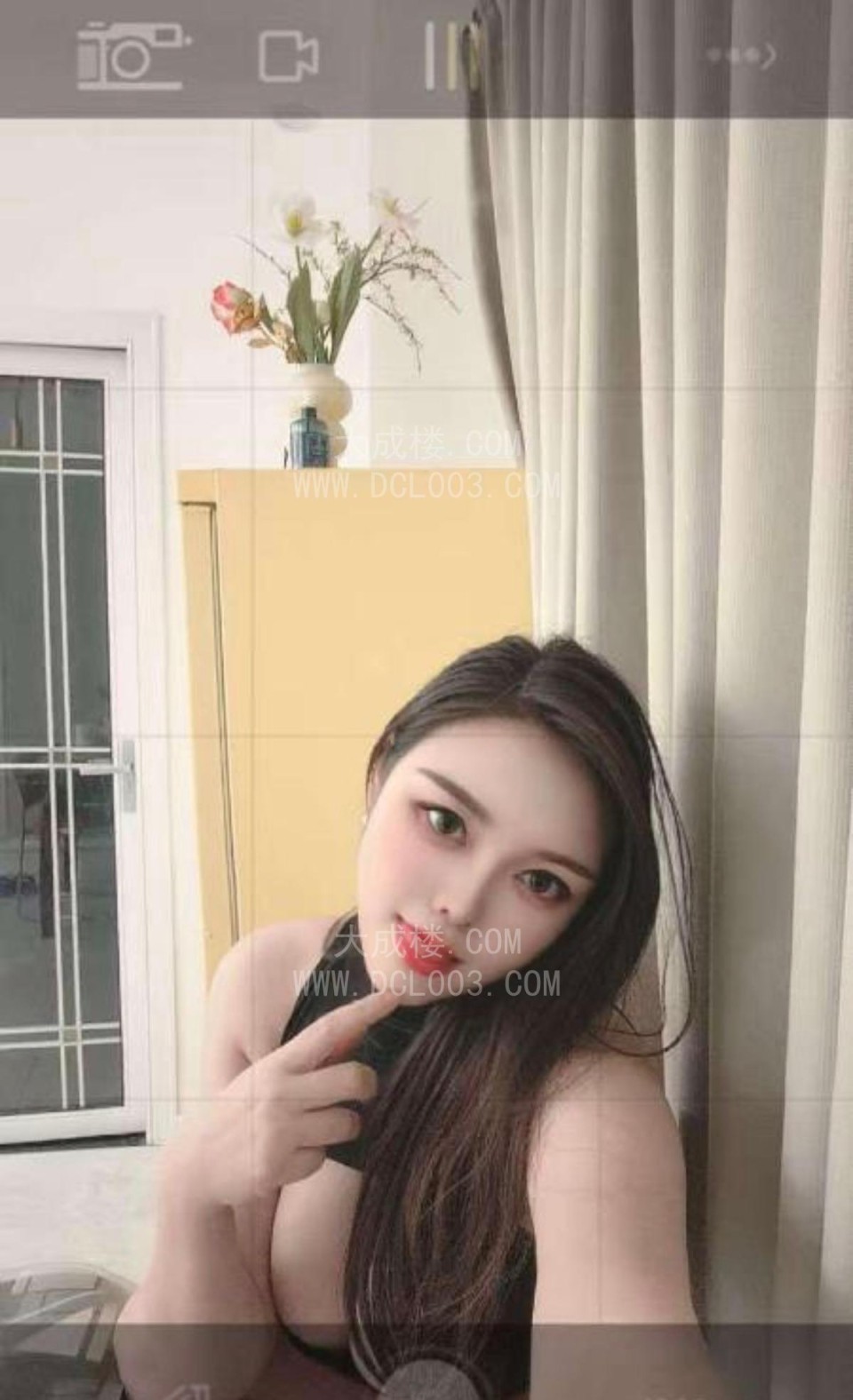 南山真情胸气质风骚女