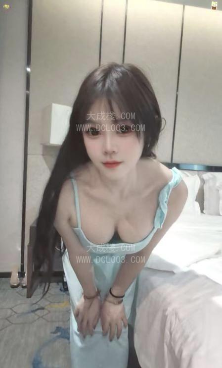 成都市中心美女小苹果