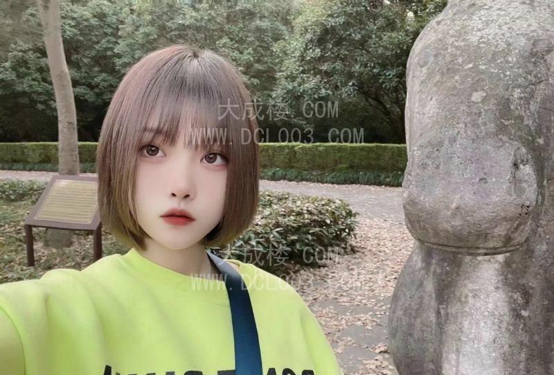 雨花萝莉小美女