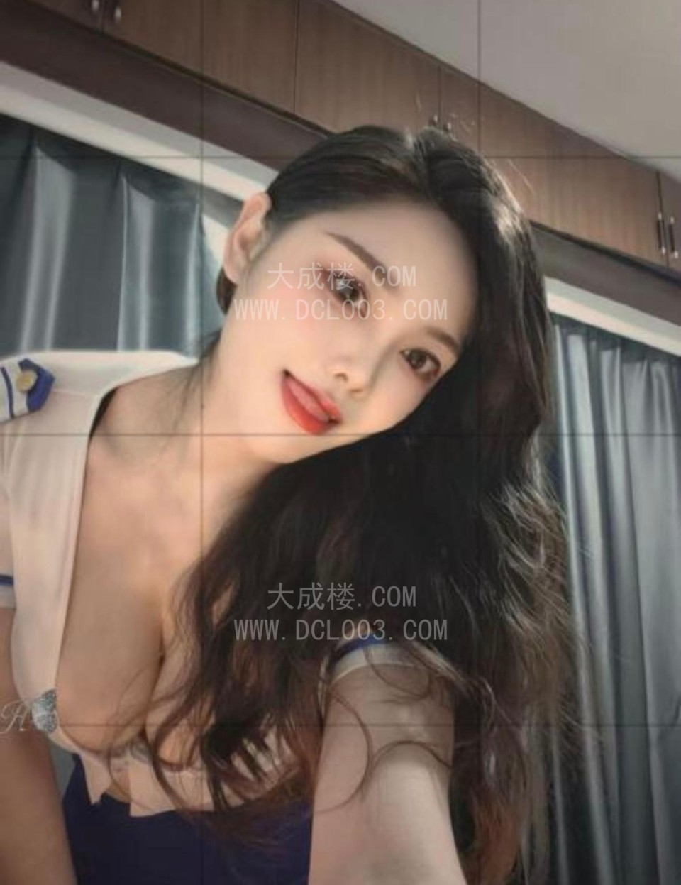 南山真情胸气质风骚女