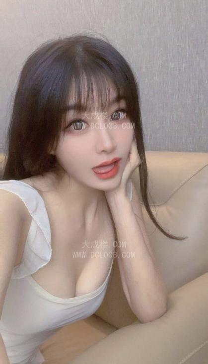 细腰臀翘颜值姗姗