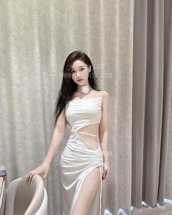 肤白貌美萱萱老师
