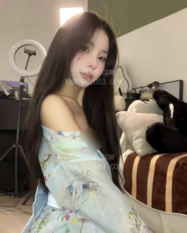 普陀风骚制服屁桃