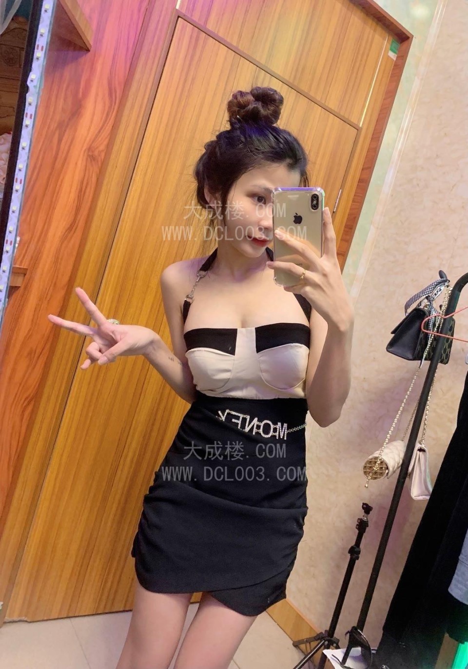 白云蜂腰蜜臀